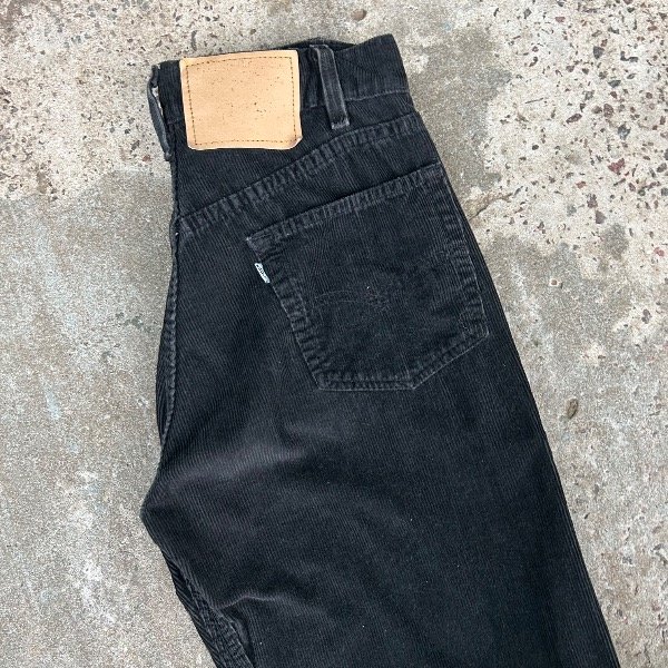 Producto - Pantalon de corderoy negro - Levis 633 T2
