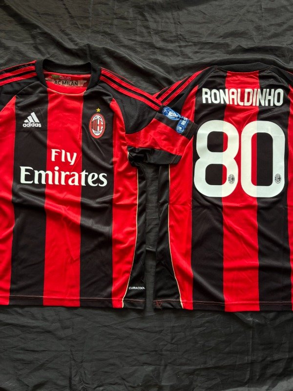 Producto - Camiseta Milan Ronaldinho 2010