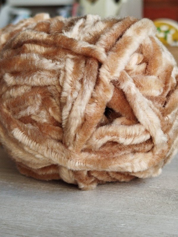 Producto - 0016 DORADO (CHENILLE GRUESO)
