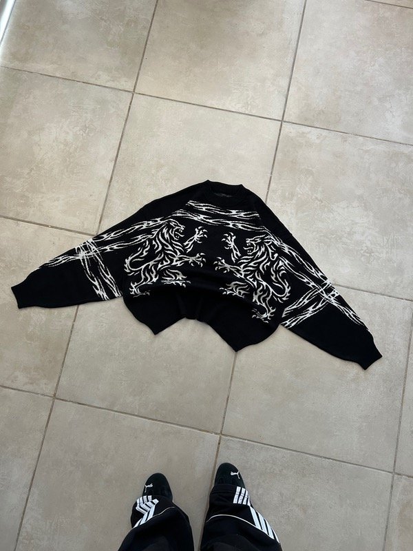 Producto - SWEATER TRIBAL BLACK