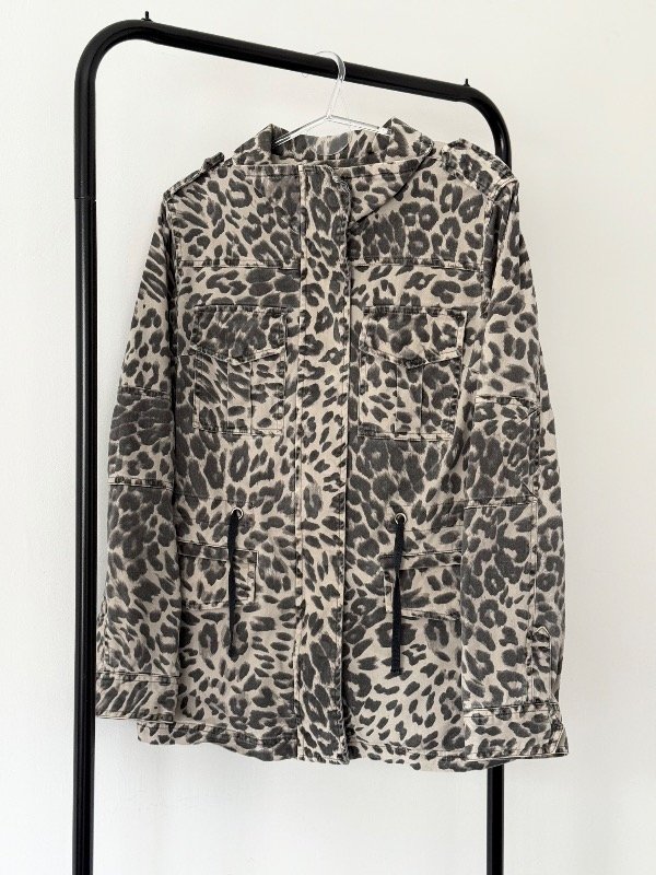Producto - Campera Akiabara - M