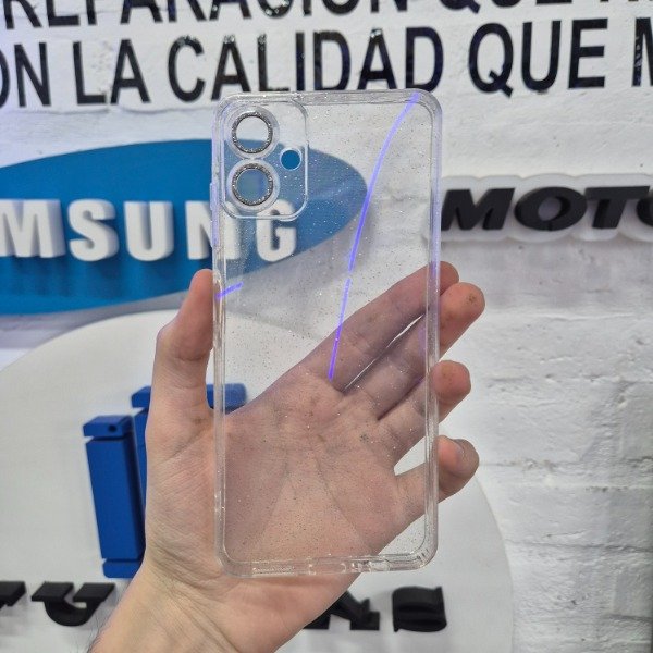 Producto - Brillosa con Cubrecamara Transparente - Samsung A06