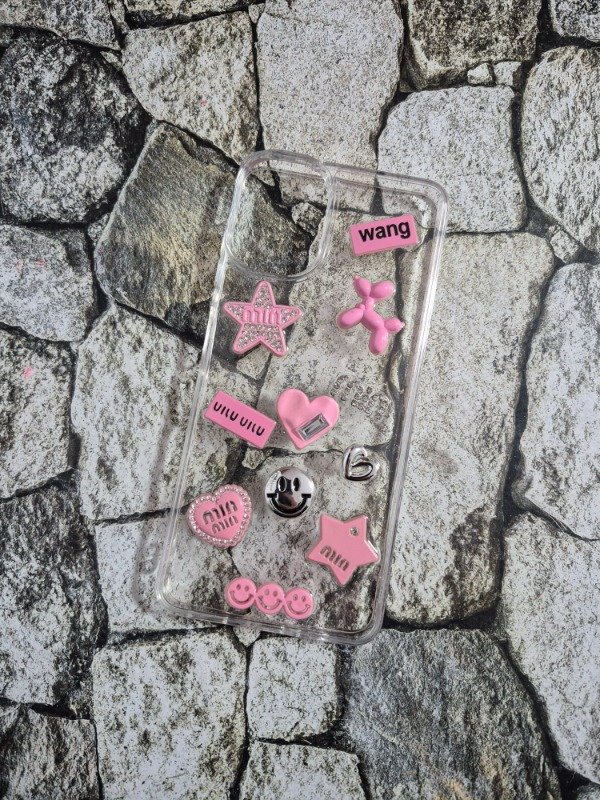 Producto - Funda rigida charms Samsung A06 rosa