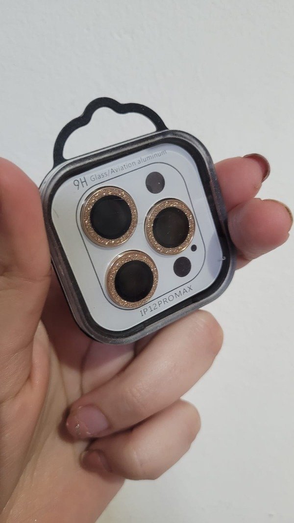 Producto - Iph 12 pro max brillo dorado