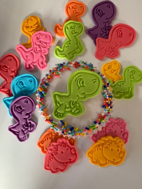 Producto - Dinos en pastillaje x12 unidades (4 modelos, colores surtidos)