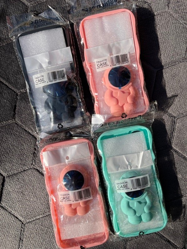 Producto - Cases nube con pop socket astronauta y strap Samsung - 4