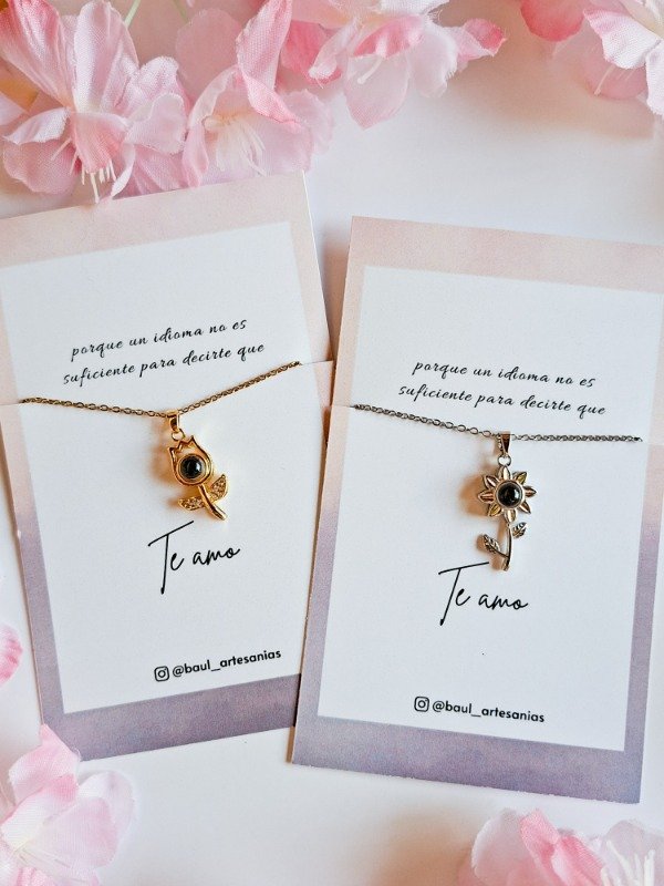 Producto - Collar Te amo en 100 idiomas Florcitas