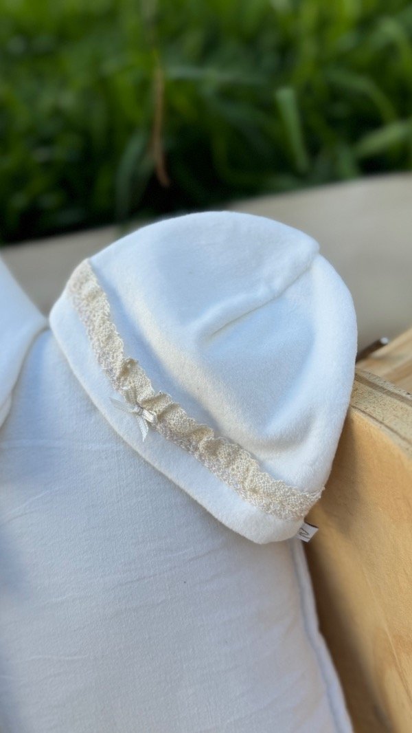 Producto - Gorrito Plus Doble con Puntilla