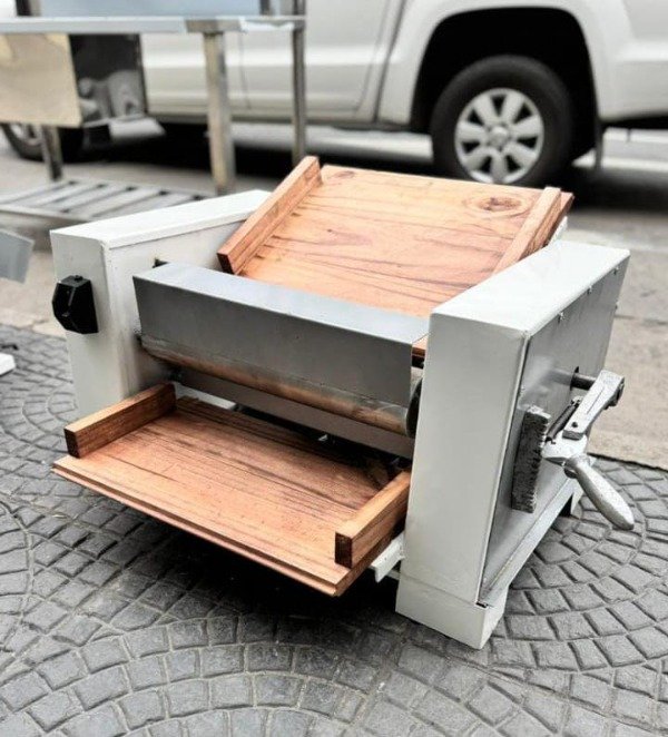 Producto - Sobadora de Mesa Industrial Línea Pastelera