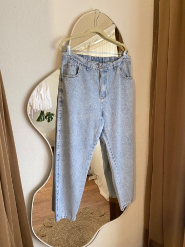 Producto - Jeans mom SALVATORE ( rígido )