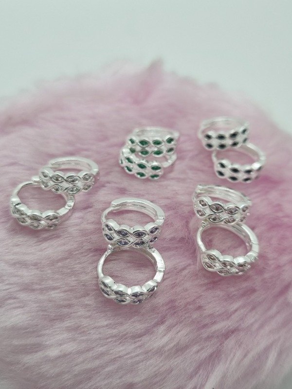 Producto - Aros acero blanco argollita trama strass color