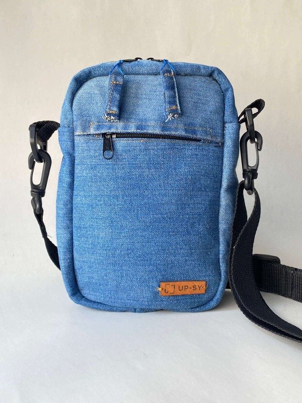 Producto - Morral classic denim reciclado 2 bolsillos