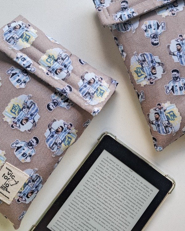 Producto - Funda para libros pocket Messi IMPERMEABLE