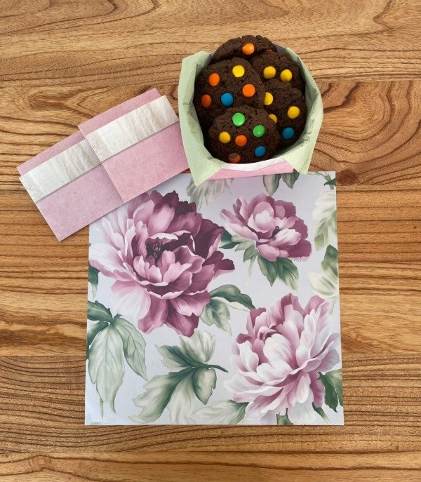 Producto - Set X 20 Platos De Sitio + 3 Paneras Papel Cuadrados y Rectangulares
