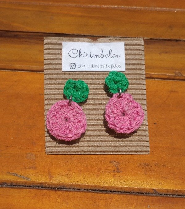 Producto - Aros tejidos colgante rosa