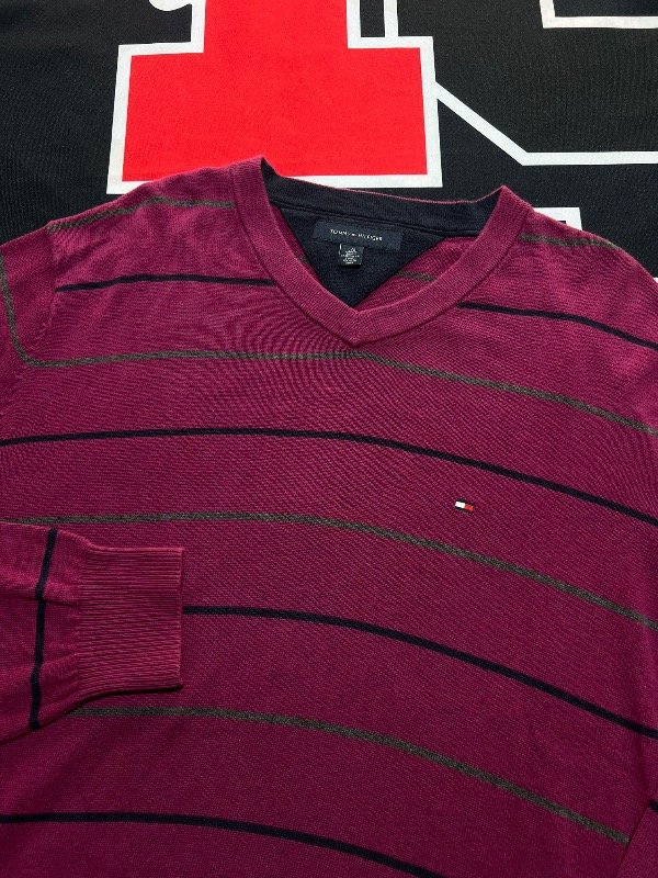 Producto - Sweater Tommy Hilfiger tricolor. Talle L amplio