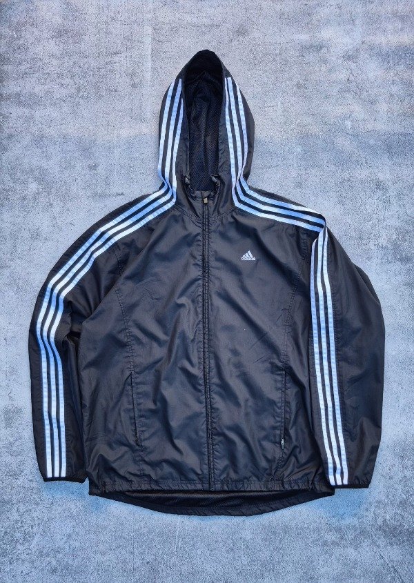 Producto - ROMPEVIENTO ADIDAS 3 STRIPES