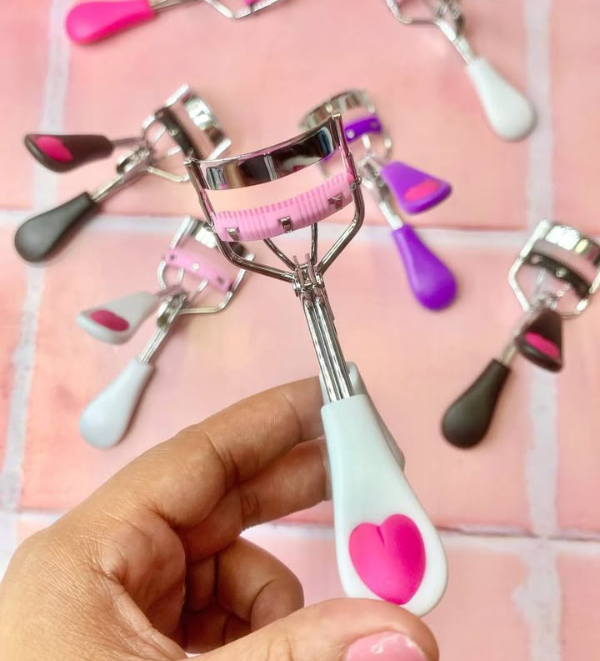 Producto - ARQUEADOR DE PESTAÑA CORAZÓN CON CEPILLO