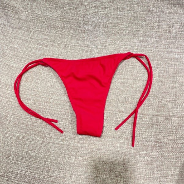 Producto - Less regulable roja (talle 4)