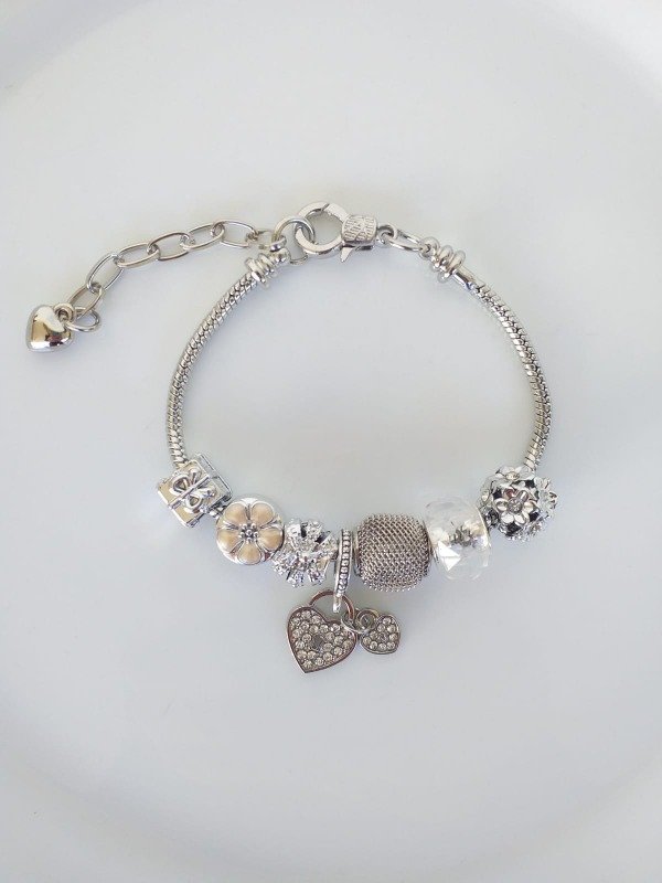 Producto - AQP0114 Pandora Flor Esmaltada Beige con Charms