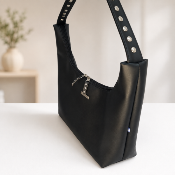 Producto - Carter Lita Negra con tachas - 0