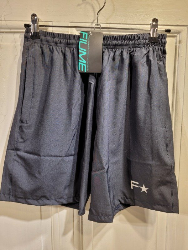 Producto - Short FIUME deportivo azul oscuro Nuevo Con etiqueta Talle M - PRECIO: 29X