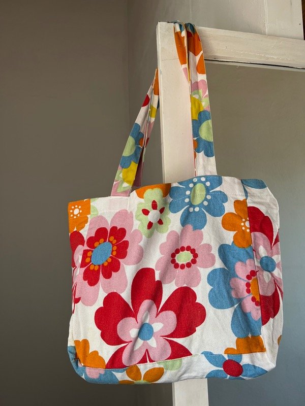 Producto - Tote bag floreada playera