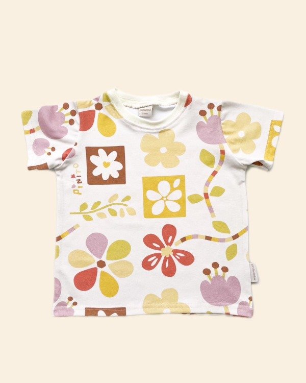 Producto - REMERA FLOWER PATCH