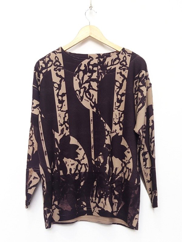 Producto - Buzo Maga -Arena estampa Curvas en negro-