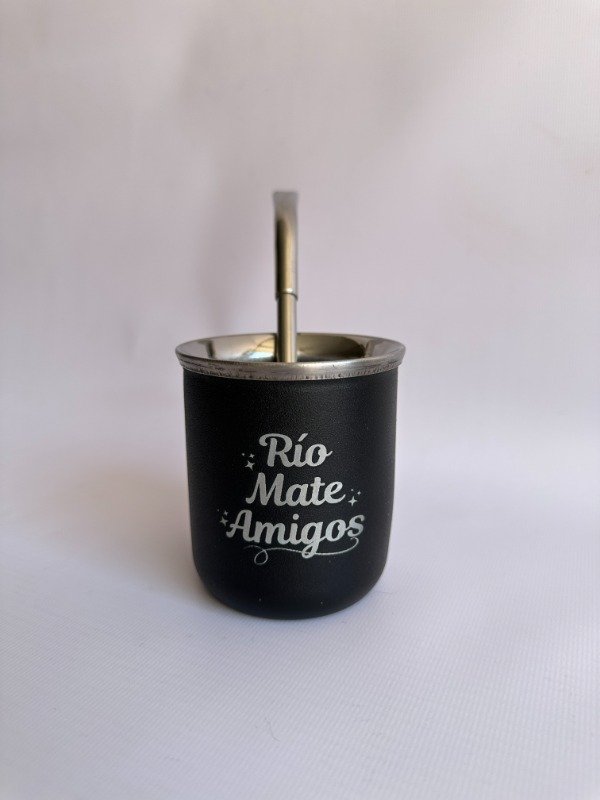 Producto - Mate de acero - Mate, río, amigos