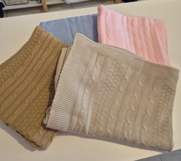 Producto - Manta recibidora hilo