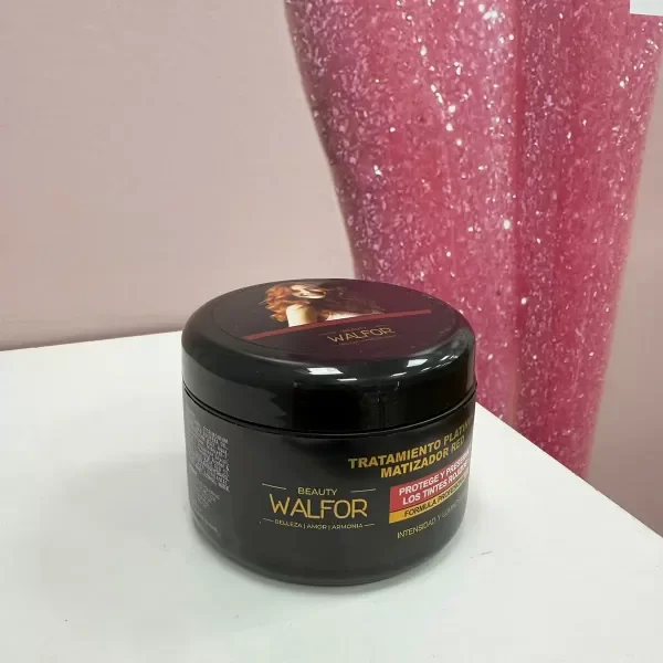 Producto - TRATAMIENTO PLATINUM MATIZADOR RED PROTEGE Y PRESRVA LOS TINTES ROJIZOS 250G WAL