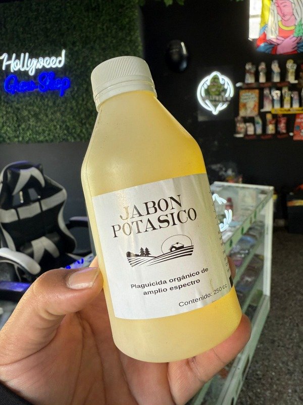 Producto - GROWERS JABON POTASICO 250ML - CONTROL ECOLOGICO DE PLAGAS PARA CULTIVO