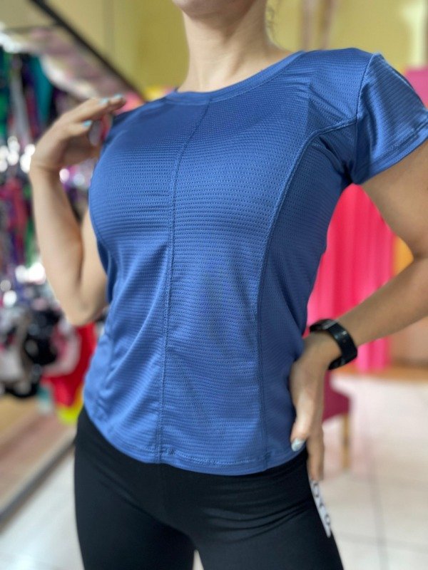 Producto - Remera dry fit azul talle 2-3-5