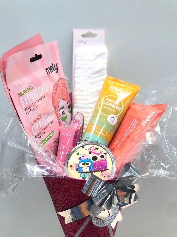 Producto - RAMO CON PRODUCTOS DE SKINCARE