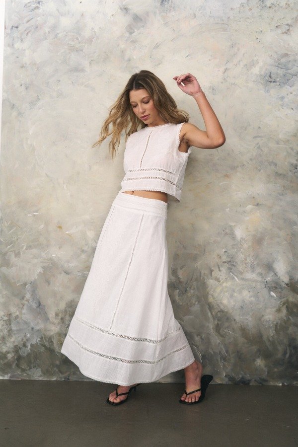 Producto - Falda Midi Bordados Perforados