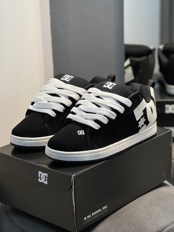 Producto - DC COURT N