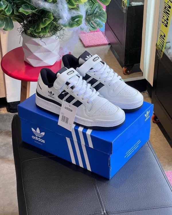 Producto - Adidas Forum 84 Low "Black White"