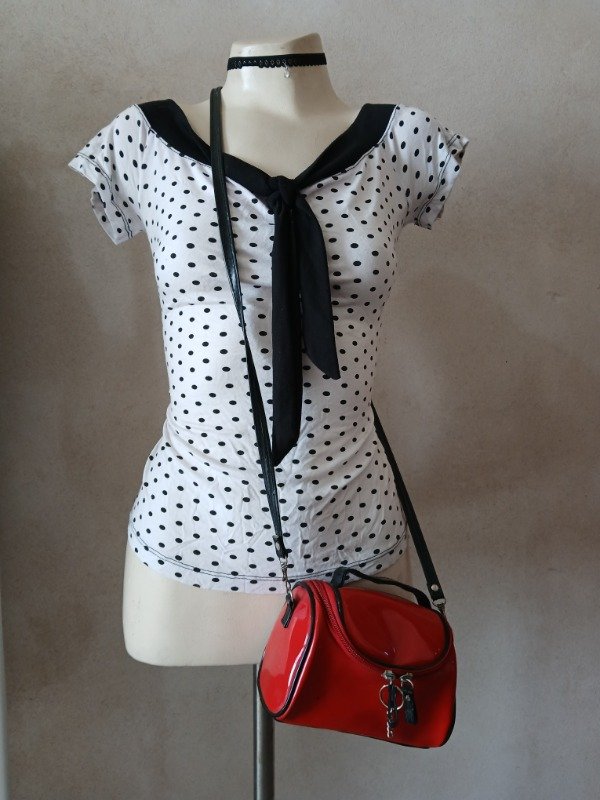 Producto - Remera lunares Cherry Lips