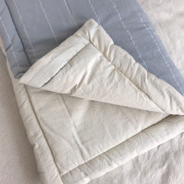 Producto - Pillow Reversible Celeste Grisáceo con línea blanca/ Natural