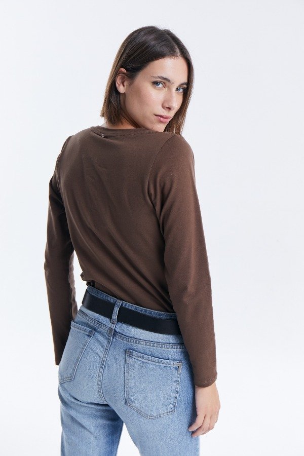 Producto - REMERA M/L BASICA ESCOTE O