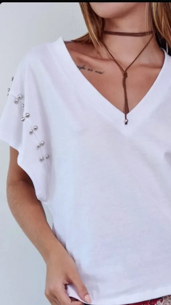 Producto - Remera tachas white