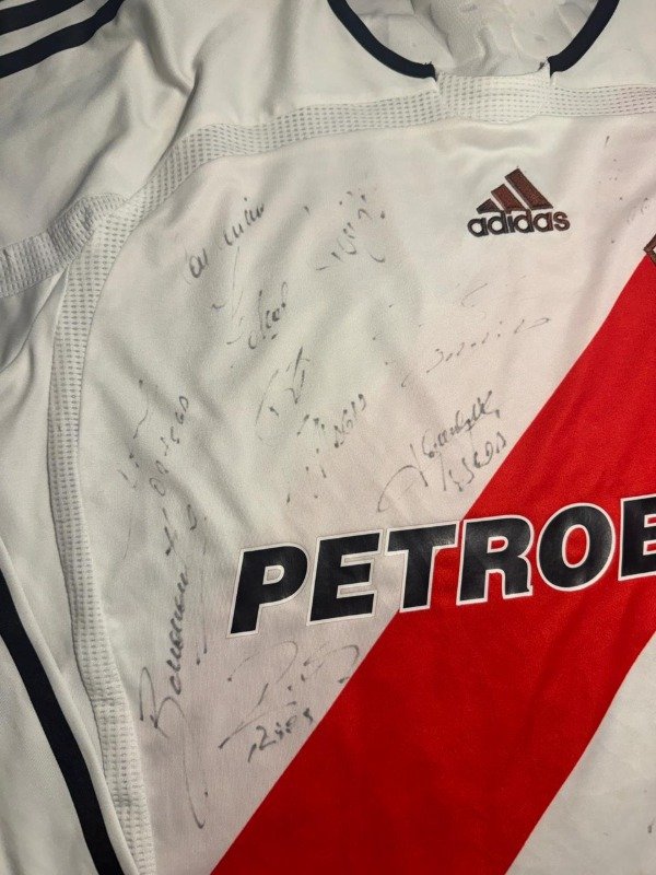 Camiseta titular Formotion 2006/07 firmada — imagen 4