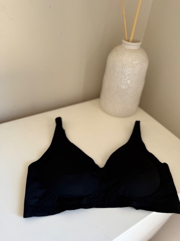 Producto - Corpiño sin costura bretel fino negro #1