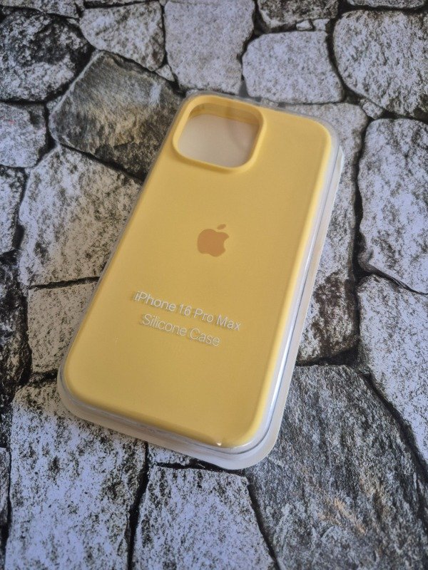 Producto - Funda silicone case logo Iphone 16 Pro Max amarilla