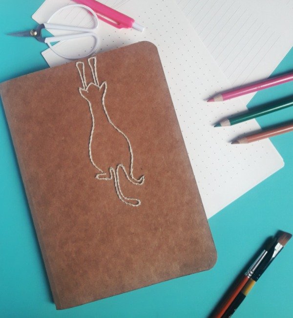 Producto - Cuaderno tapa blanda bordado