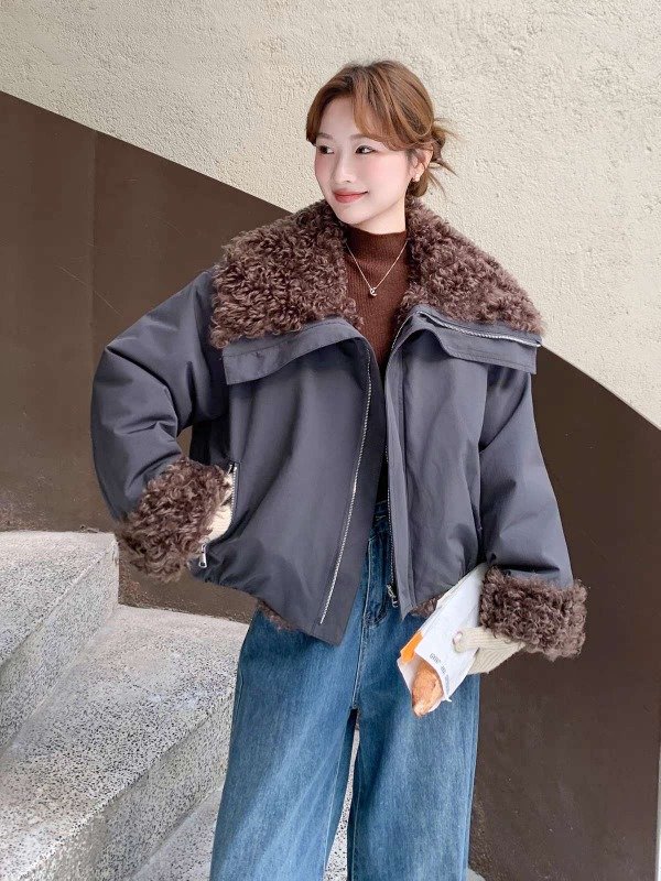 Producto - Campera negra con marron