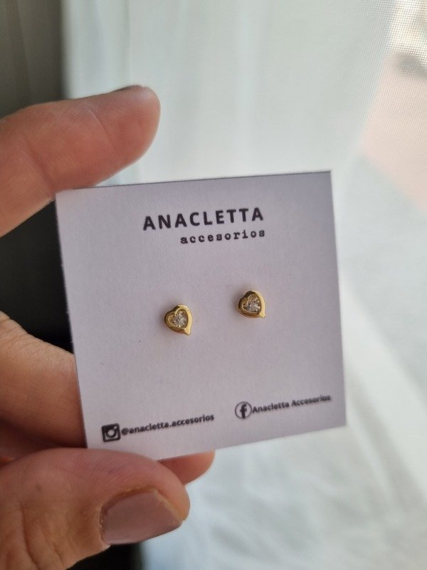 Producto - Aros corazon susanito blanco enchapado en oro