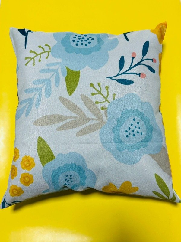 Producto - Almohadón Flores celestes