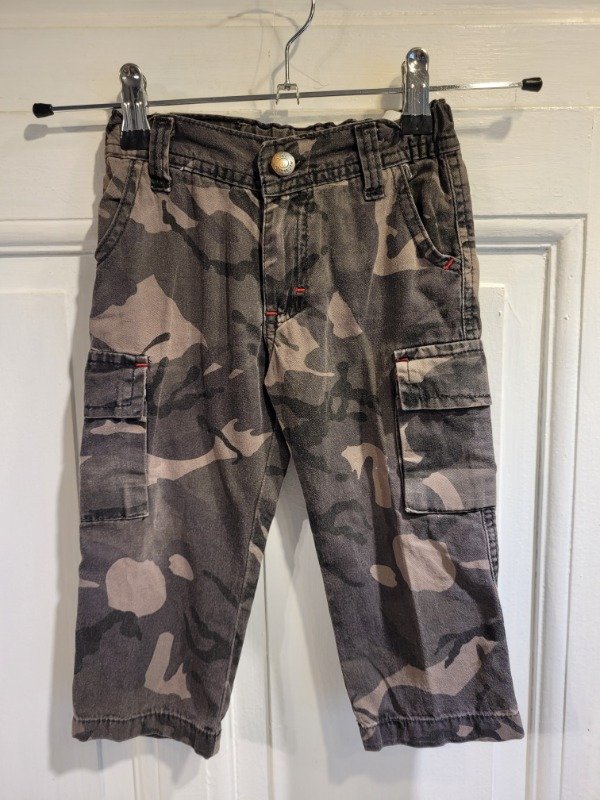 Producto - Jean MIMO camuflado cargo- Talle 2 años-PRECIO: 14X